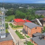J. Sokołowska-Kowalczyk Kopalnia Ignacy w Rybniku - widok z wieży na budynki, szyby i plac zabaw
