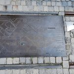 J. Sokołowska-Kowalczyk Szlak Cieszyńskiego Tramwaju - oznaczenie na Rynku